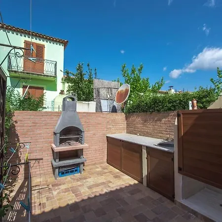 Villino La Lantana Con Wi-fi Nyaraló Tertenìa